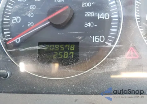 2004 Volvo V70 2.4 from USA, damaged, VIN YV1SW61T842429328